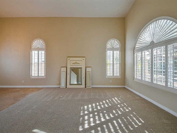 4th image of 566 W Casa Grande Lakes Blvd N