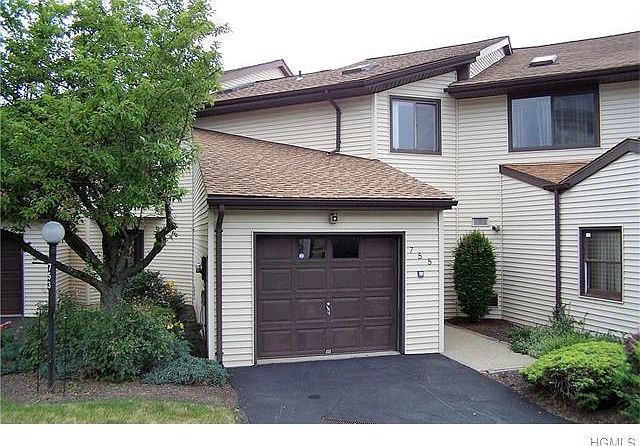 1st image of 755 Hewitt Ln