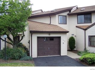 755 Hewitt Ln, New Windsor, NY 12553