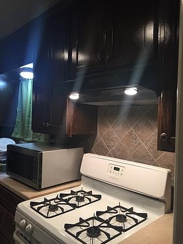 2nd image of 3032 Rockford Dr