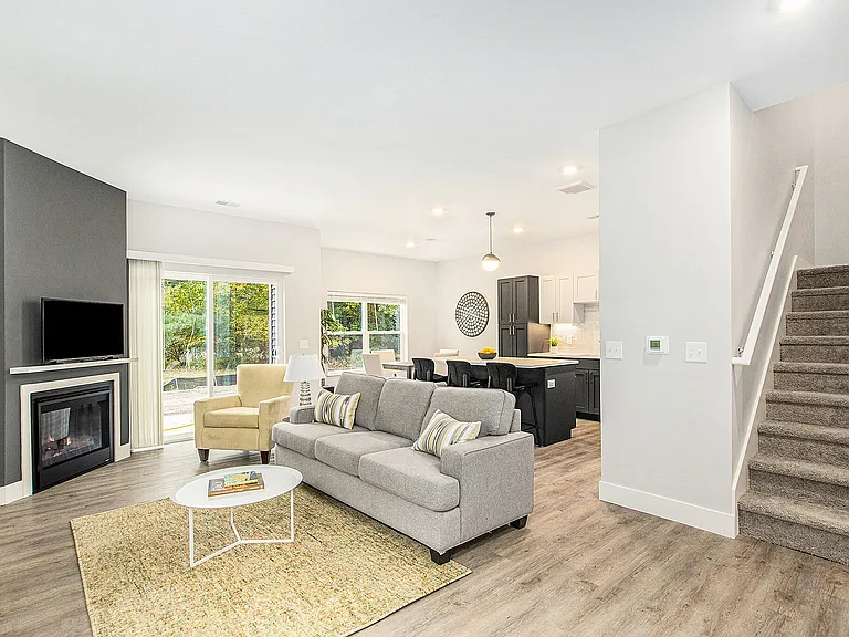 SummitTownhomes_3Bedrooms_LivingRoomKitchen