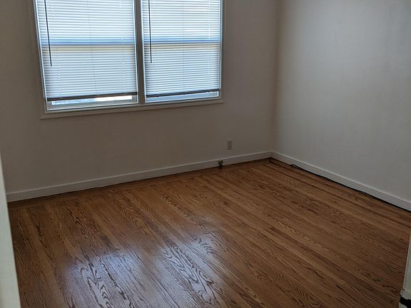 4th image of 305 Linden Ave
