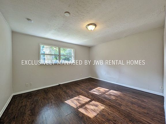 5th image of 2224 Looking Glass Ln