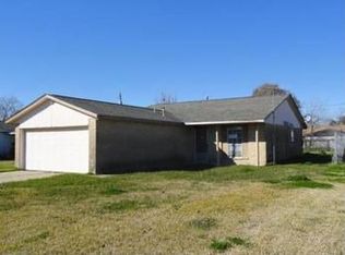 223 S Austin Dr, Holiday Lakes, TX 77515