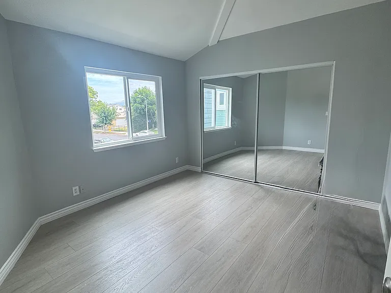 14726 Tupper St — Photo 27