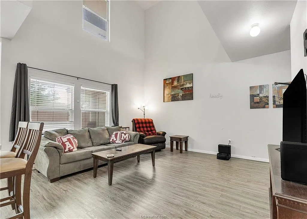 3 bed, 1432 sqft, $1,675 — Photo 2