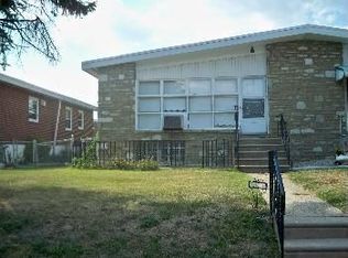 8816 Macon St, Philadelphia, PA 19152