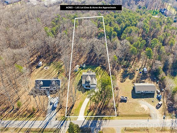 3rd image of 1600 Barefoot Ave