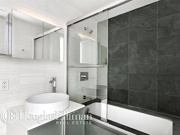 3rd image of 425 E 13th St APT 7D