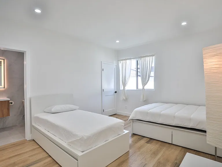 111 E 67th Way #A — Photo 9
