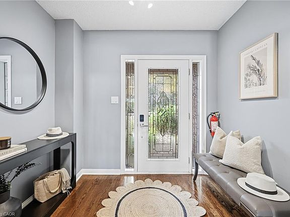 3rd image of 419 Parklane Rd
