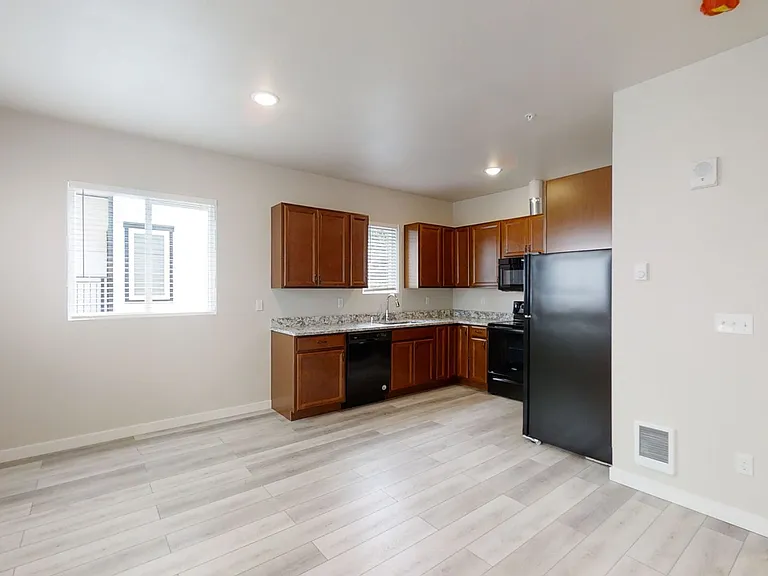 7427 S D St — Photo 24
