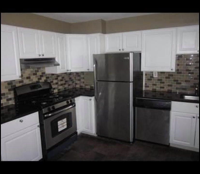 1st image of 50 Woodlawn Ave #2