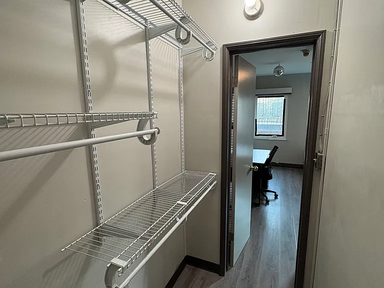 519 Landfair Ave — Photo 4