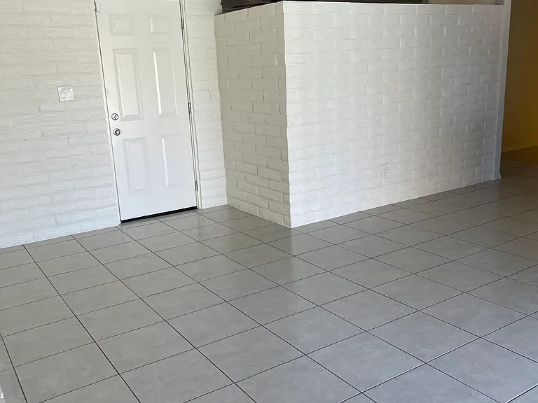 1622 E Del Rio Dr — Photo 23