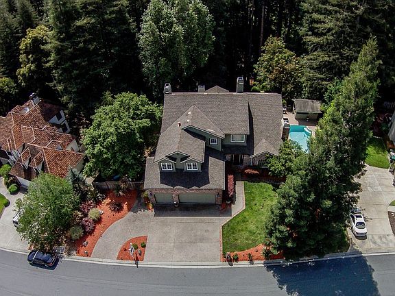 4th image of 127 Lauren Cir