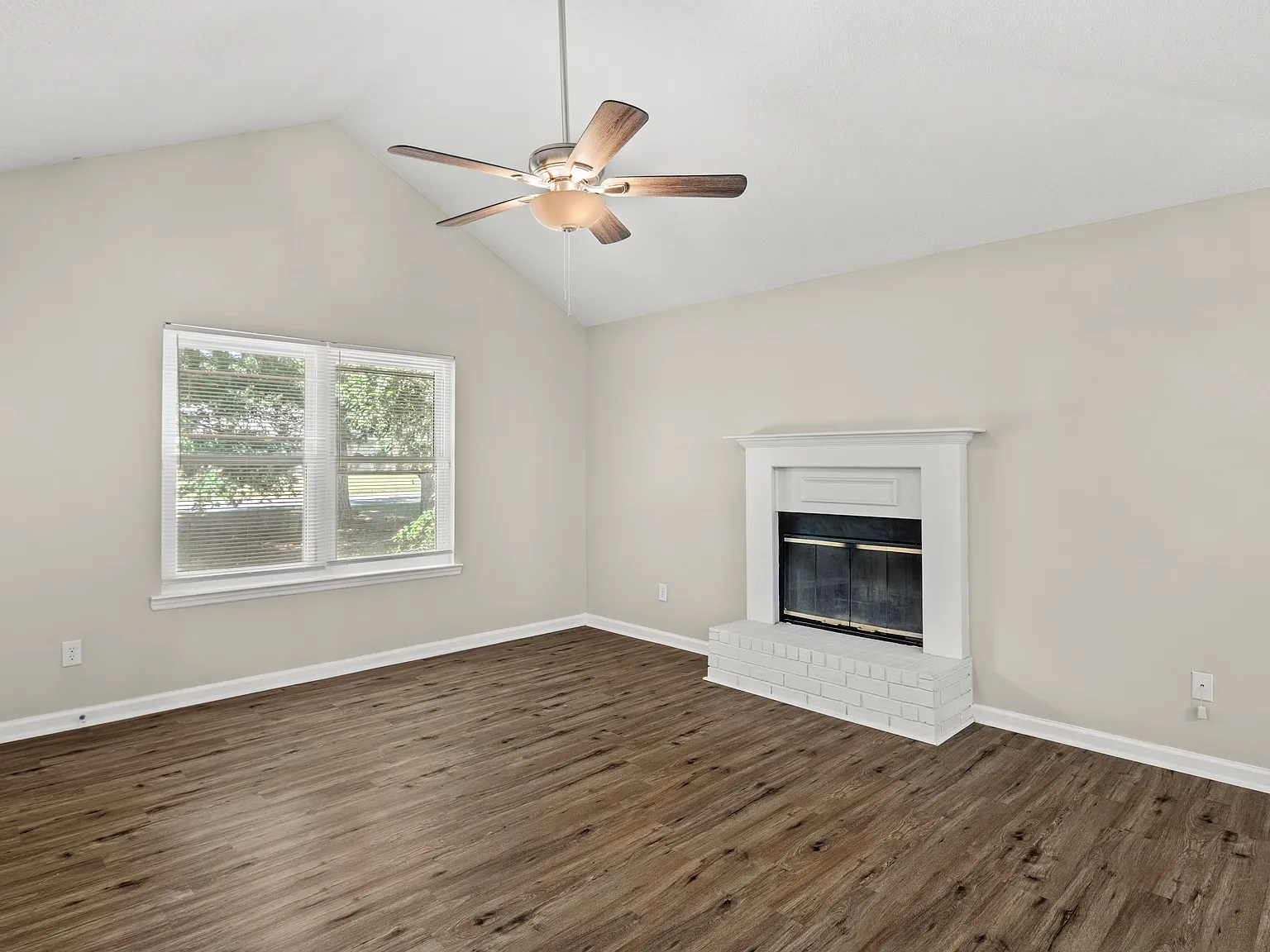 3 bed, 1238 sqft, $1,850 — Photo 4