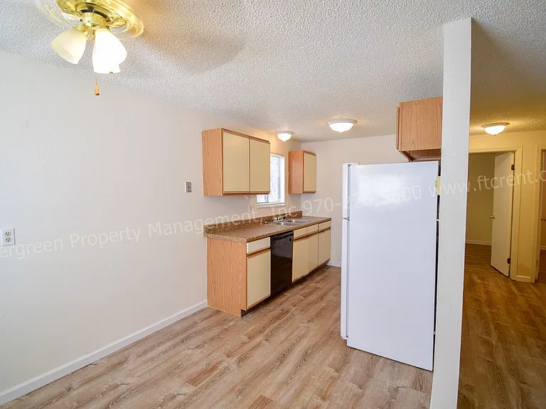 1244 Maple St — Photo 7