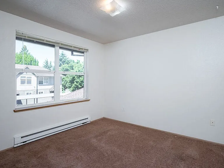Tuxedo Park Apartments — Photo 34