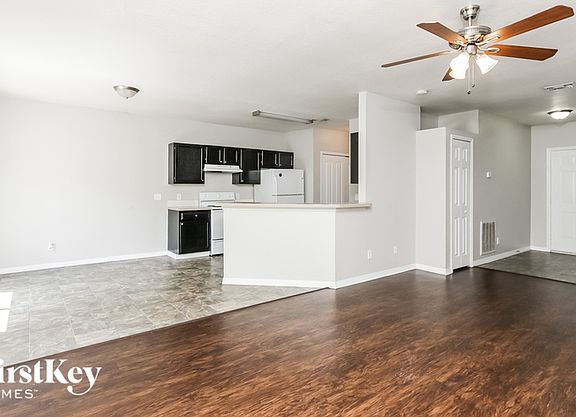 3rd image of 3294 Atwater Dr
