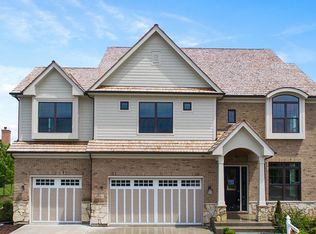1741 Lake Charles Dr, Vernon Hills, IL 60061