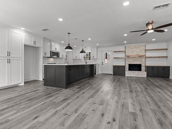 5th image of 3456 Meadowdale Rd