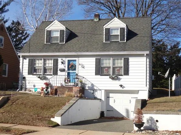 525 Burton Ave, Hasbrouck Heights, NJ 07604