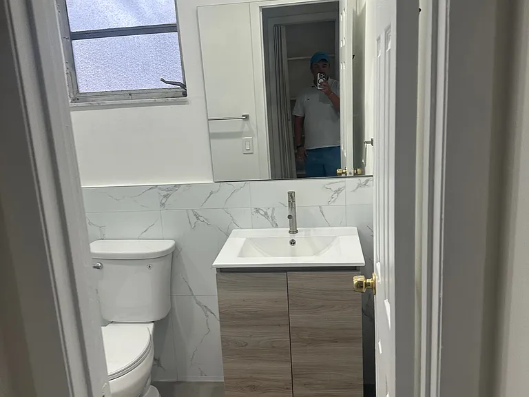 SW 37th Ct — Photo 6