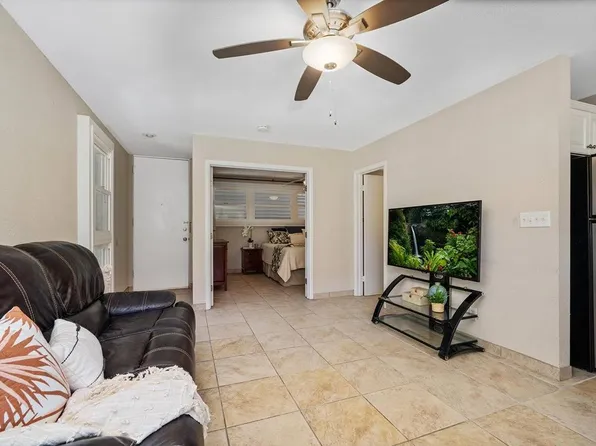 75-5873 Walua Rd APT 304, Kailua Kona, HI 96740