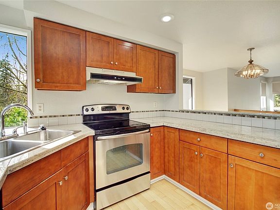 5th image of 17355 NE 17th Pl