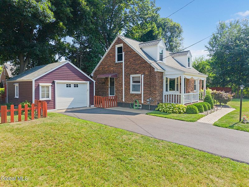 4th image of 9 Sutherland Drive