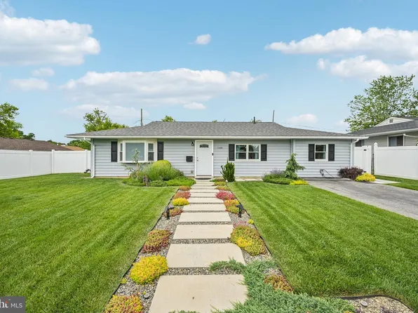 1 Curry Ln, Newark, DE 19713