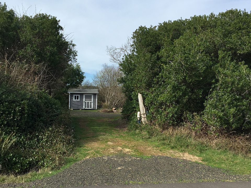 1st image of 965 Pacific Surf Ave SW