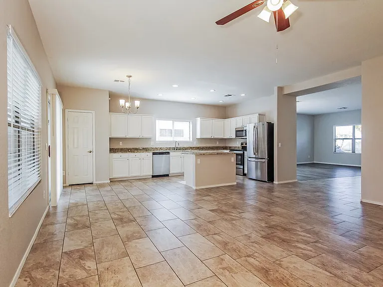 3134 W Cavedale Dr — Photo 5