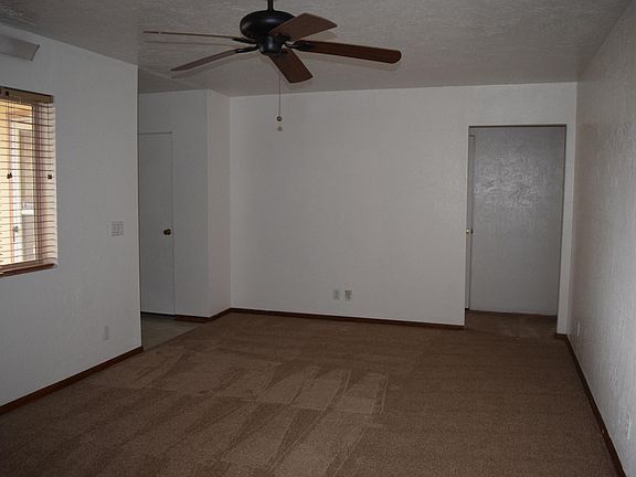 4th image of 307 W Whipple Dr