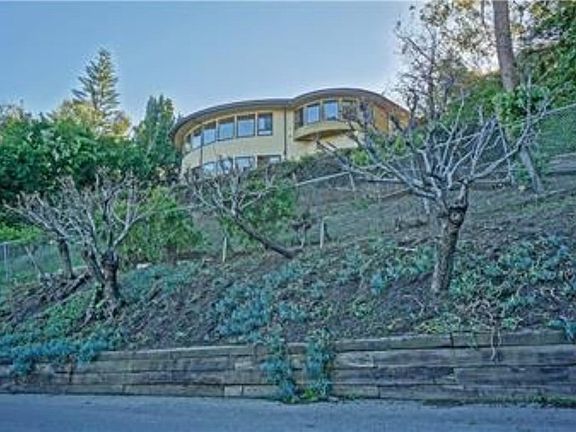2nd image of 3828 Alomar Dr