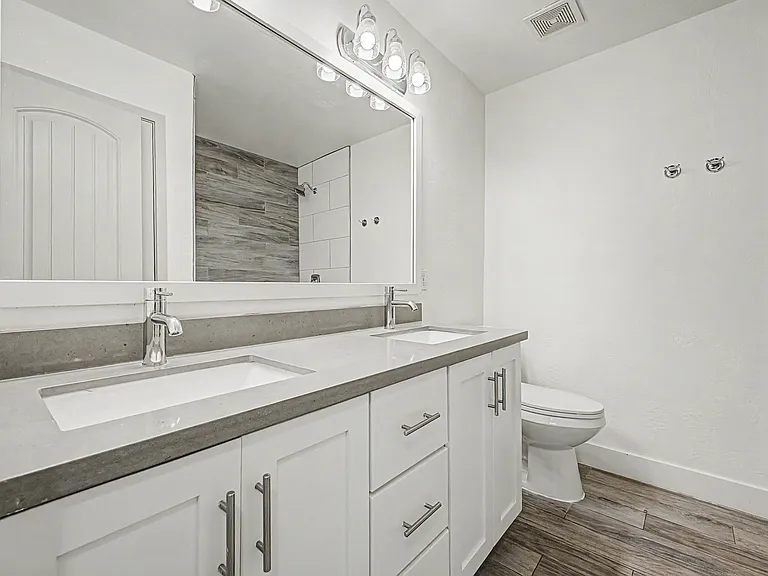8129 E Oak St — Photo 15