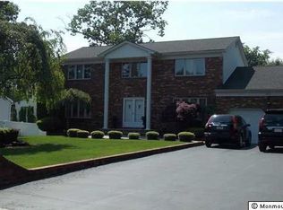 63 Bonnie Dr, Manalapan, NJ