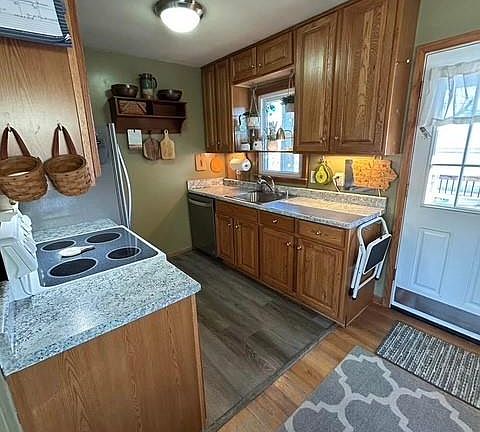 4th image of 340 Georgia Ct