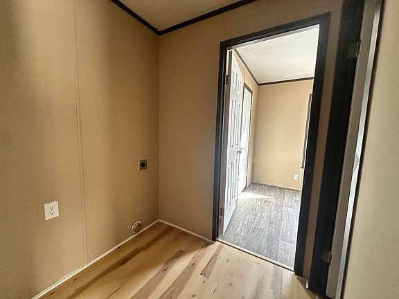 2nd image of 97 Elm Tree #97