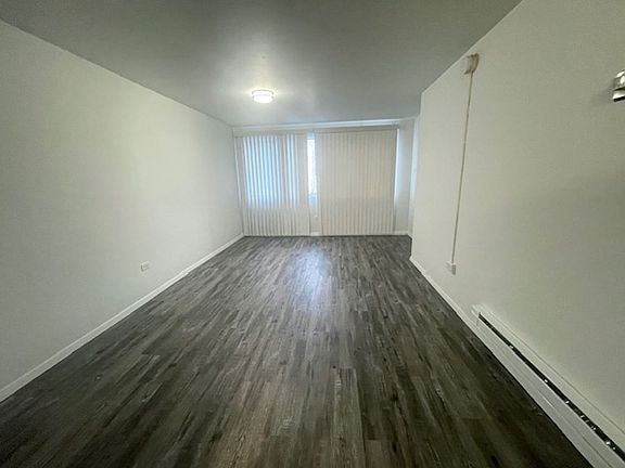 4th image of 249-255 Broadway Plz #242
