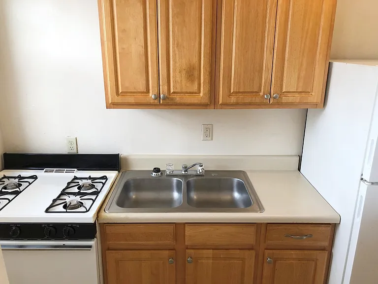 Nola Court Apartments — Photo 17