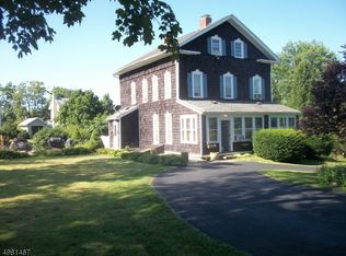 23 Knowlton Rd, Columbia, NJ 07832