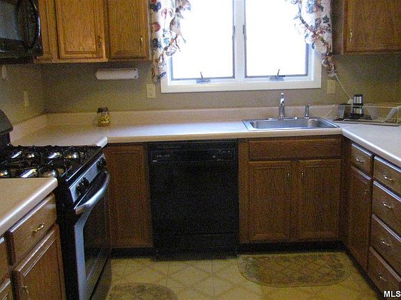 5th image of 17 Cambridge Ct