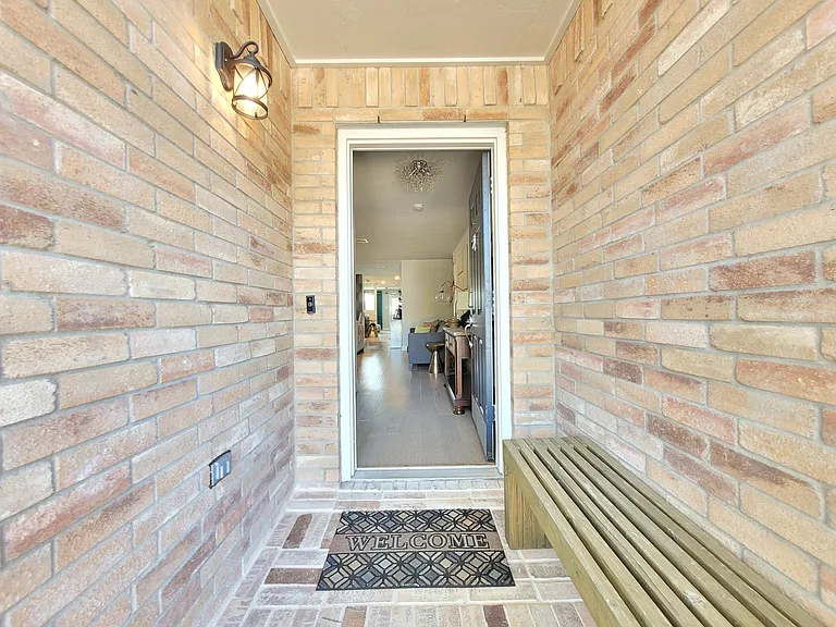 5401 Comanche Wells Dr — Photo 3