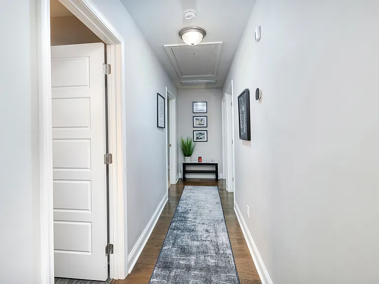 909 Club Ln — Photo 17