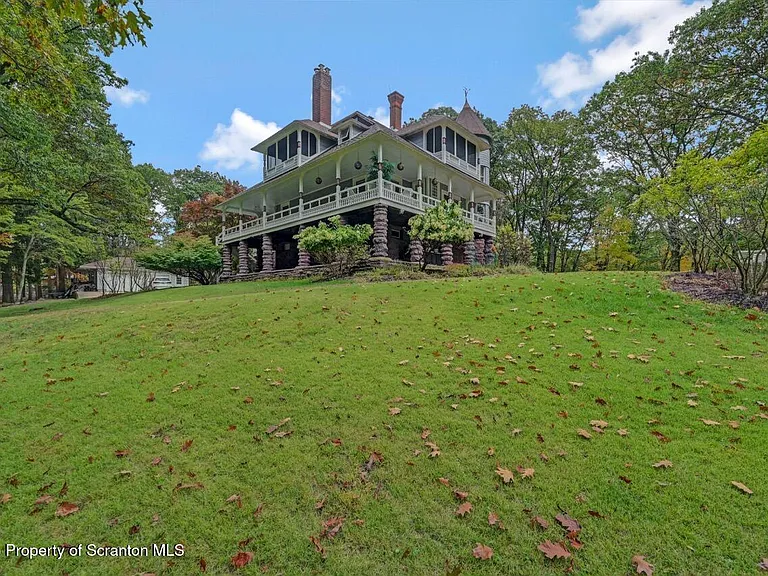 3360 Forest Rd — Photo 2