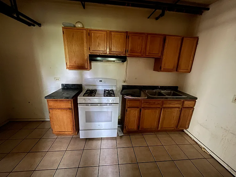 7931 S Manistee Ave #G — Photo 10