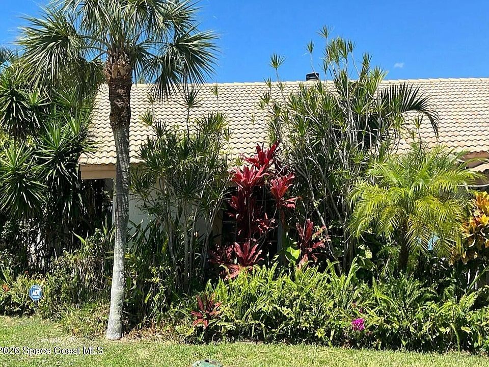 2nd image of 5260 Deerhurst Crescent Cir