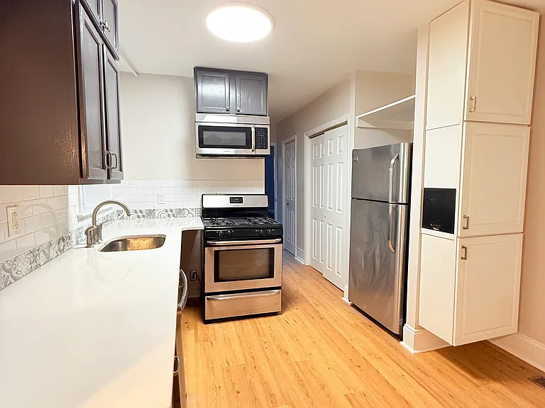 324 N 18th St #1 — Photo 5